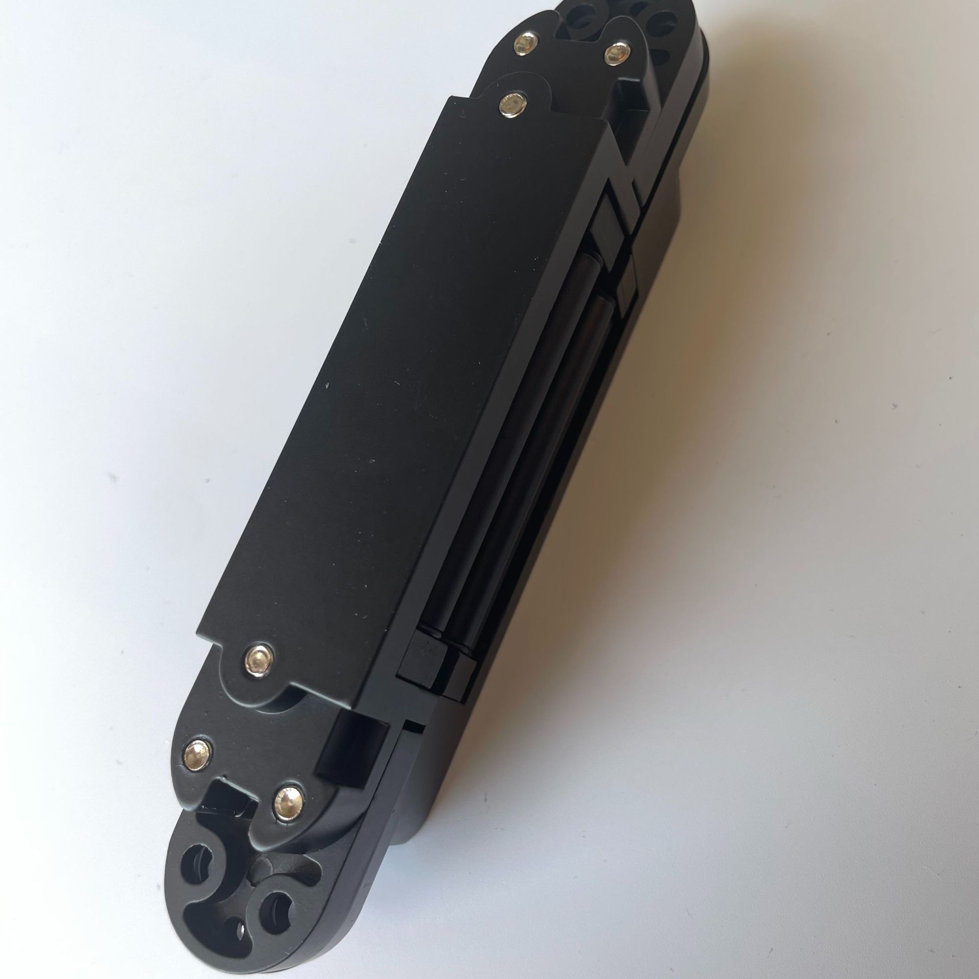 Three-dimensional adjustable cross hidden hinge, black cross hinge, hidden hinge, 180-degree hidden hidden hinge Application Scenario