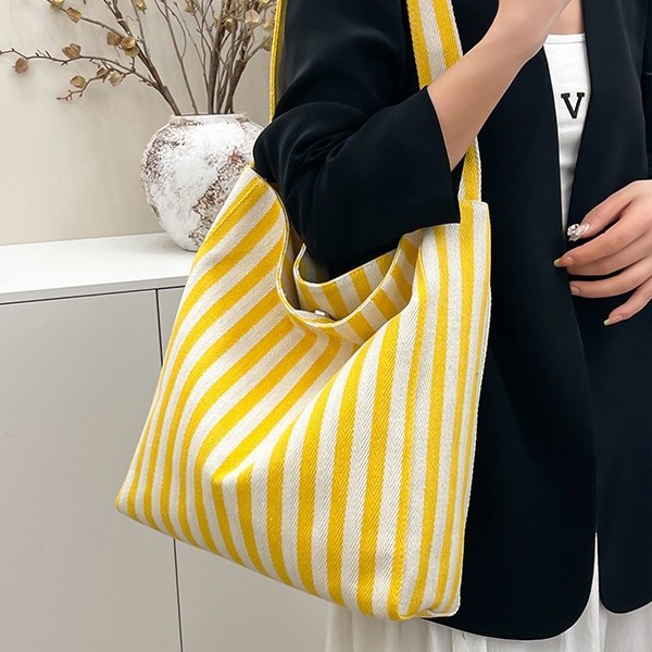 Japanese-style casual and artistic tote bag, ins forest-style contrasting color canvas handbag, trendy and fashionable striped single-shoulder women's bag full figure