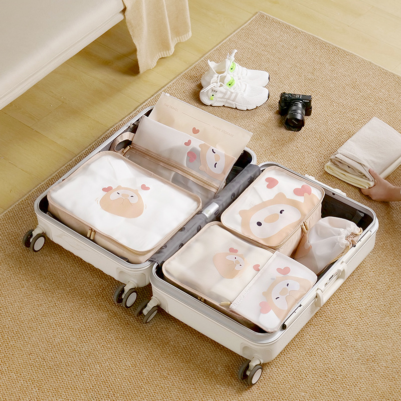 Cartoon storage bag TPU travel storage six-piece set, large storage bag for clothes, multi-functional, thickened, water-resistant Application Scenario