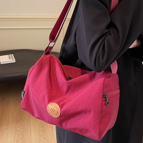 New niche tote bags for autumn and winter, large-capacity, lightweight and casual bucket bags, outdoor sports bags, and simple crossbody bags Specification drawing