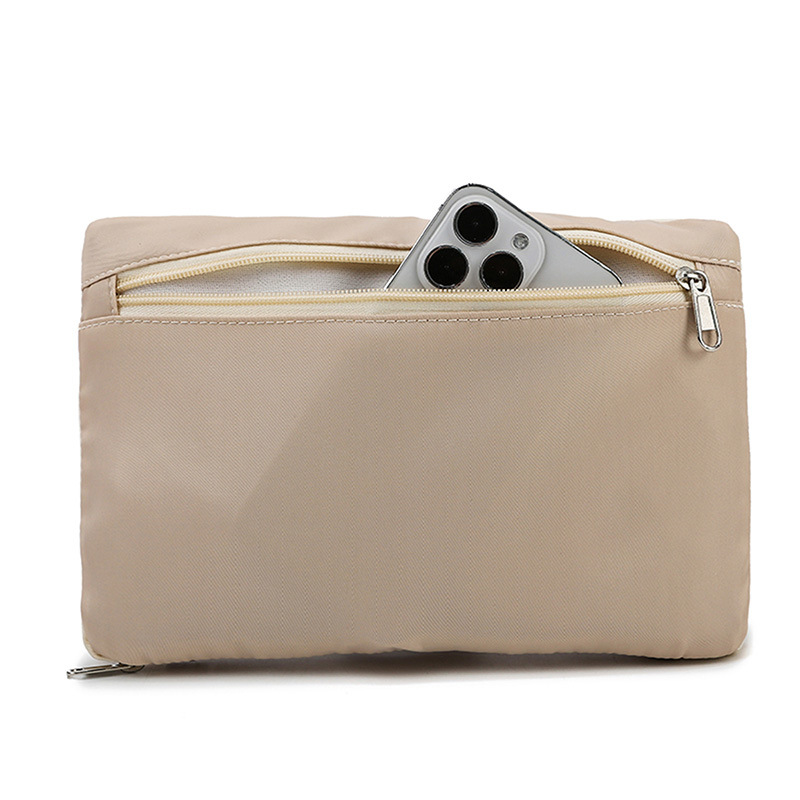 Foldable travel bag, women's large-capacity sports and fitness bag, portable business trip bag, maternity bag, luggage storage bag Application Scenario