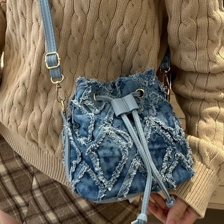 Diamond-patterned denim strap single-shoulder bag 2025 Autumn new style trendy and fashionable crossbody women's bag Korean style simple and fashionable women's bag Application Scenario