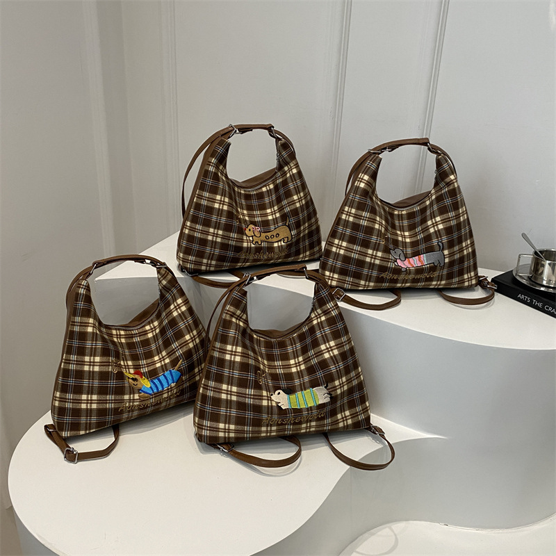 Commuter large-capacity backpack for women, 2024 new style popular women's bags, Crayon dog checkered single-shoulder crossbody bag, Tote bag Application Scenario
