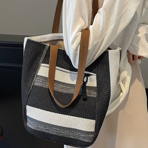 2024 New large-capacity knitted bags, bucket bags, crossbody bags, women's bags, fashionable and versatile shoulder bags, tote bags full figure