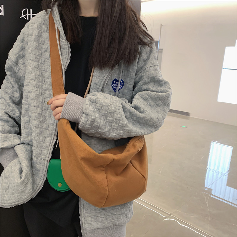 Crossbody bag, Japanese-style dumpling bag for women, casual and simple, artistic single-shoulder bag for college students, solid-color chest bag, washed canvas bag full figure