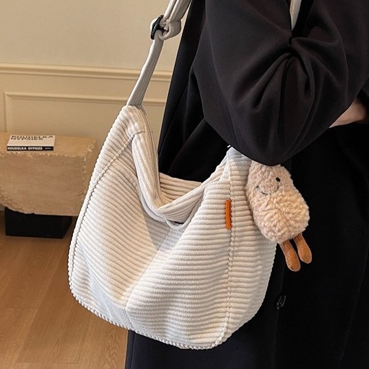 New autumn and winter Korean style versatile hand-held corduroy single-shoulder bag, large-capacity casual bucket bag, fashionable crossbody bag details Picture