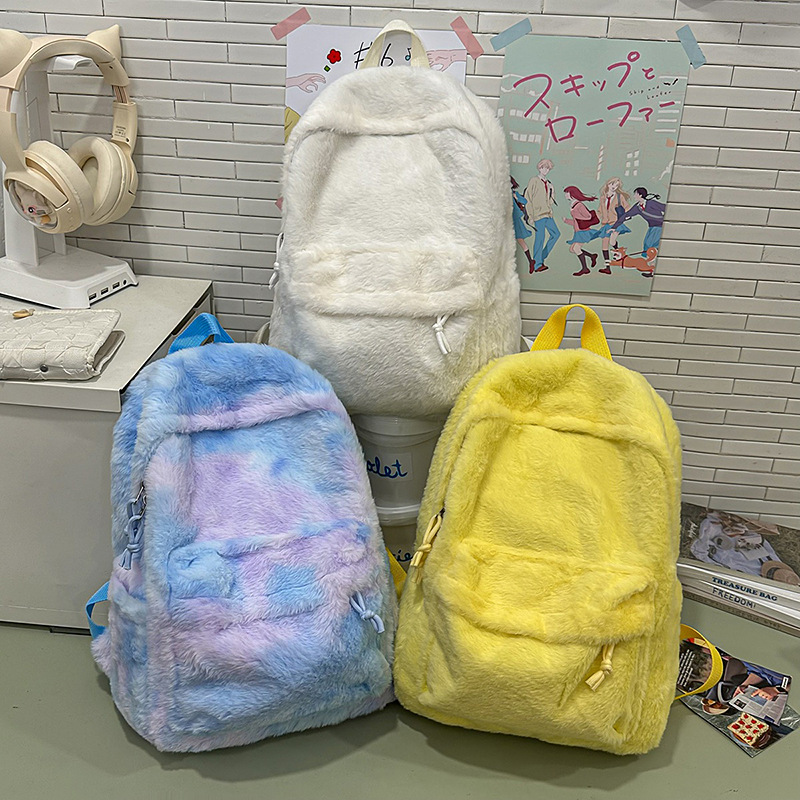 New 2025 Children's plush backpack, original commuting schoolbag, three-dimensional, cute and versatile travel small backpack for students Application Scenario