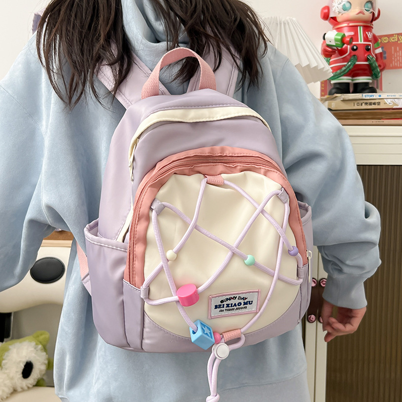 Cross-border fresh and cute girl's small schoolbag, small backpack, simple color contrast, light backpack for kindergarten and primary school students Application Scenario