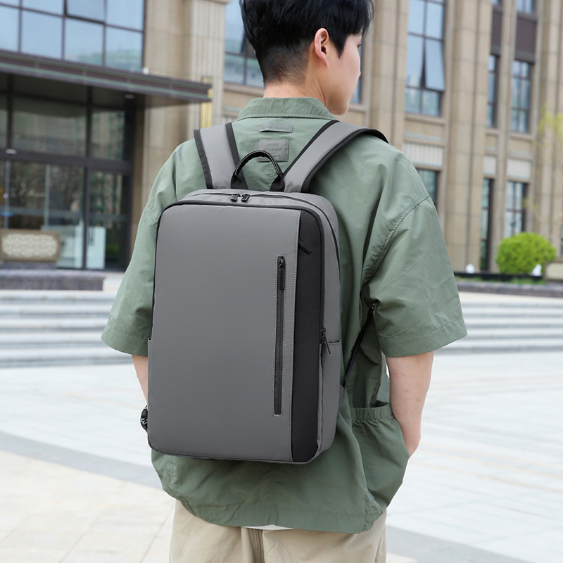 A new cross-border business commuting backpack for men, a casual travel computer bag with a high-end feel, large capacity and simple design details Picture