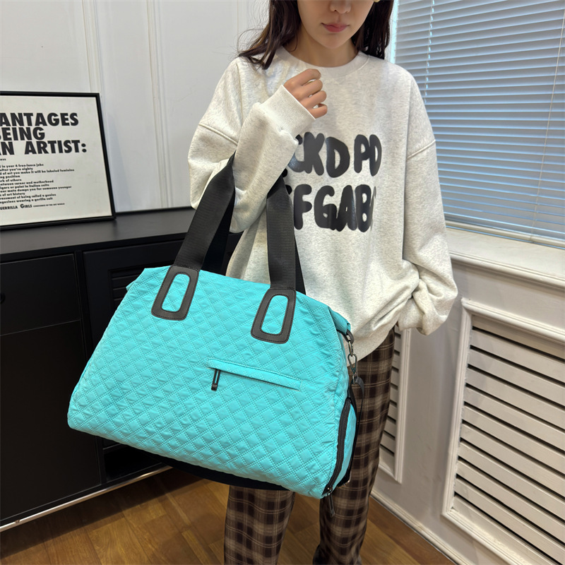 Short travel bags, large-capacity fitness bags, women's high-end business trip bags, commuting tote bags, hand-held crossbody bags for mothers details Picture