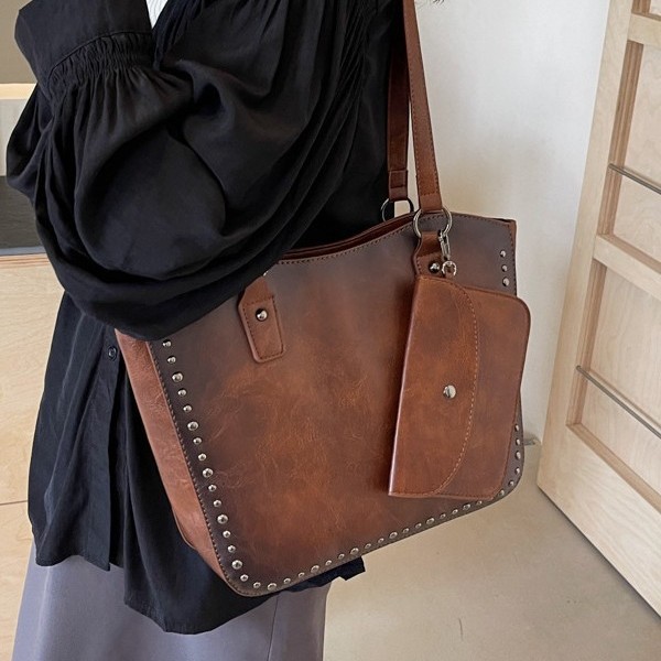 European and American retro rivet tote bag for women, 2024 new style trendy mother-and-child bag, large capacity single-shoulder hand-carry tote bag for women details Picture