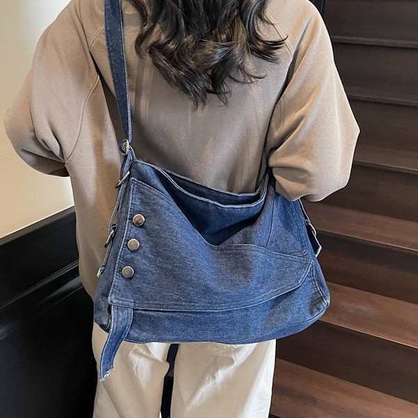 New denim bag for women 2025, popular large-capacity single-shoulder bag, laid-back style student commuting crossbody bag, for export Application Scenario