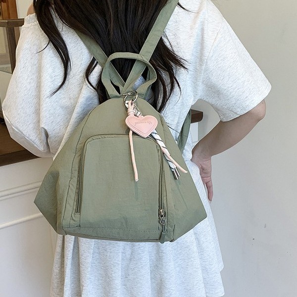 A large capacity, artistic and simple new Tote crossbody bag for Spring/Summer 2025, featuring a laid-back style for college students' casual classes Specification drawing