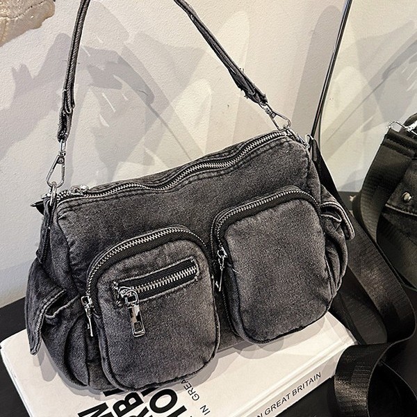 A fashionable new large-capacity export denim distressed style multi-shoulder crossbody bag, a versatile and casual bag for girls Specification drawing