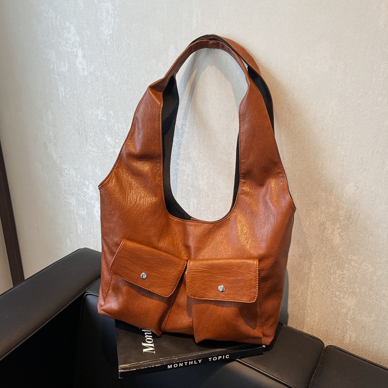 Retro large-capacity underarm bag for women, 2024 new soft leather wide shoulder strap tote bag, multi-pocket wandering style single-shoulder bag full figure