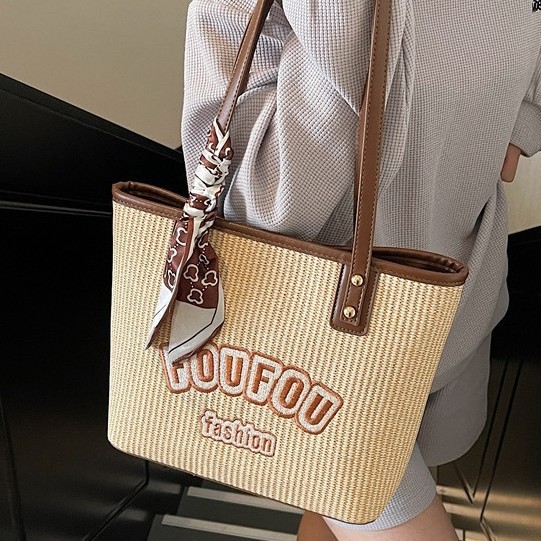 The 2025 new woven bags are popular women's bags, large-capacity tote bags, versatile single-shoulder bags, and college students' commuting bags for classes Specification drawing