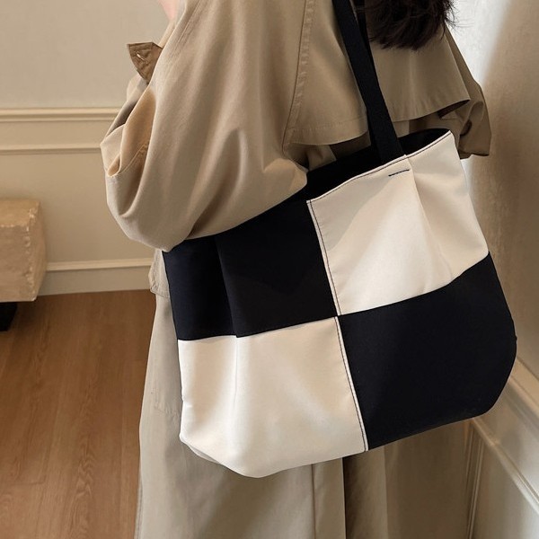 Canvas bag for women, large-capacity 2024 new style, fashionable autumn and winter, color-blocking single-shoulder bag, textured tote bag for commuting to school Application Scenario
