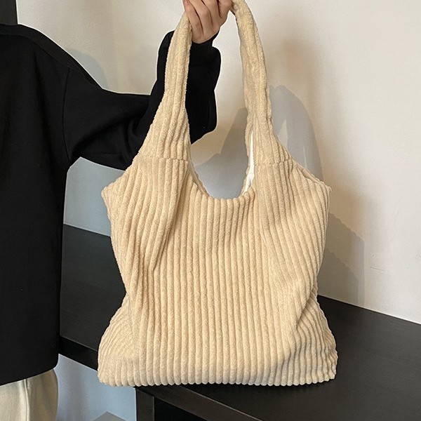 Fashionable velvet large-capacity bucket bag 2024, a new Korean style fashionable single-shoulder underarm bag with a trendy texture for women full figure
