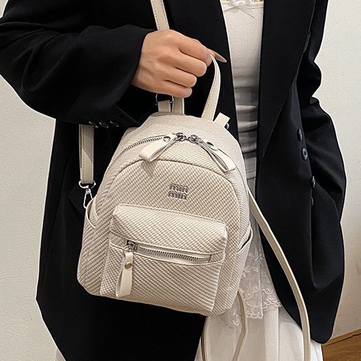 Fashionable cross-border casual retro high-end women's backpack 2025 new mini versatile small backpack details Picture
