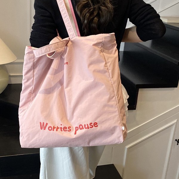 Large-capacity striped tote bag, single-shoulder canvas bag, casual open letter bag, 2024 new model student class backpack details Picture
