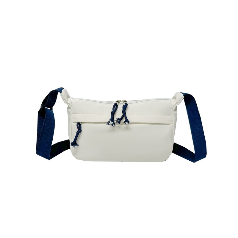 A large-capacity single-shoulder crossbody bag for fashionable commuting, a casual tote bag for female students attending classes, and a casual and stylish underarm bag Item Picture