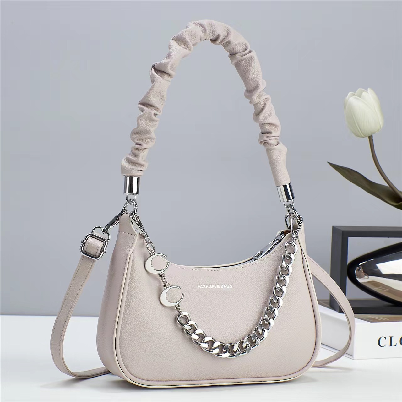 Versatile crossbody handbag, trendy single-shoulder bag, Korean-style large bag for women, 2024 new style, personalized women's bag, simple and elegant details Picture