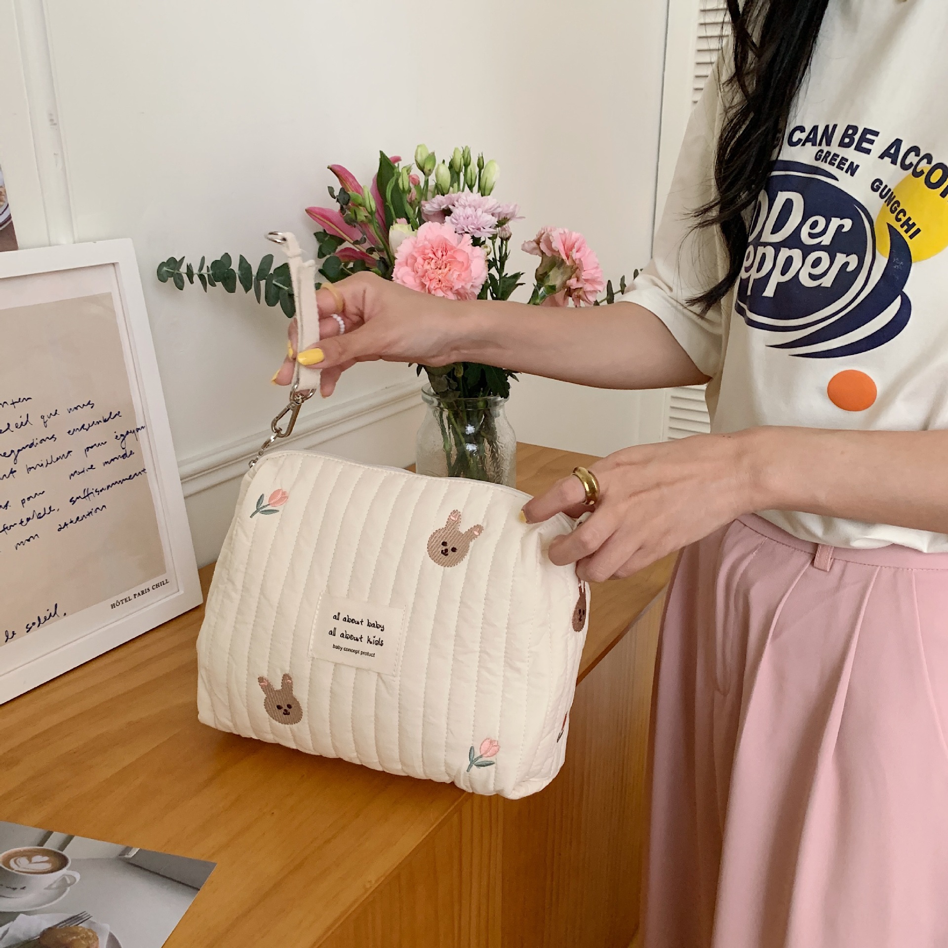 21131 InS-style quilted and embroidered baby cotton stroller hanging bag Mommy bag Storage cosmetic bag handbag details Picture