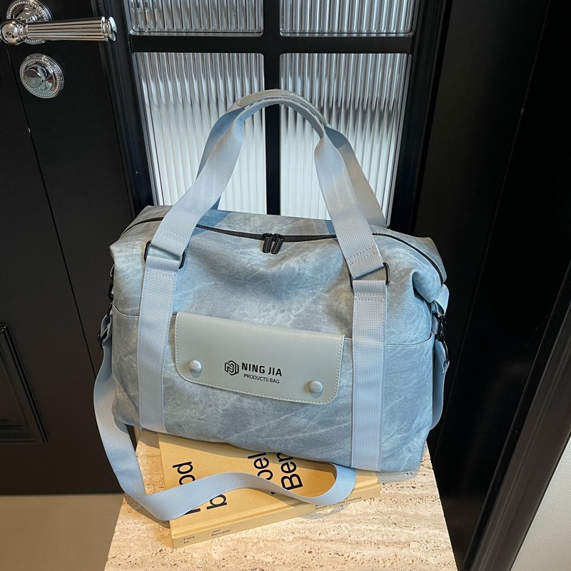 The new dry-wet separation sports and fitness bag, fashionable business trip crossbody luggage bag, large-capacity lightweight travel bag for both men and women Application Scenario