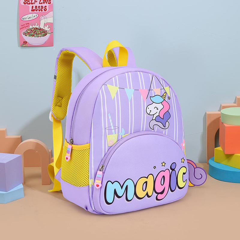 New children's travel backpacks, outdoor travel backpacks for primary school students, cartoon small schoolbags for kindergartens Specification drawing