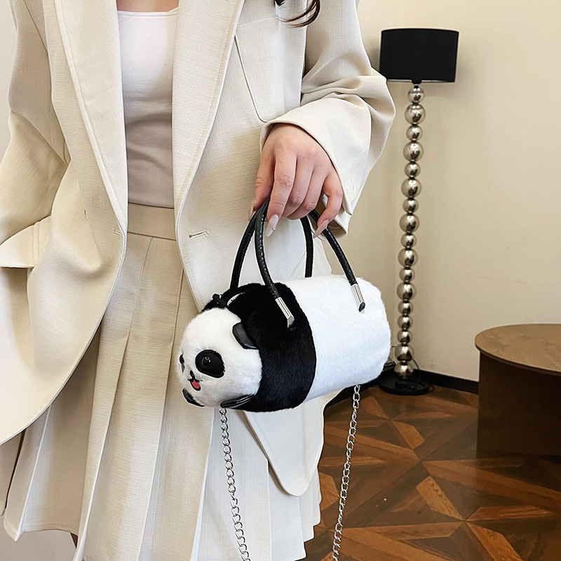 New Capibara plush toy hand-held crossbody bag, fashionable capybara doll bag, claw machine doll for gift exchange Specification drawing