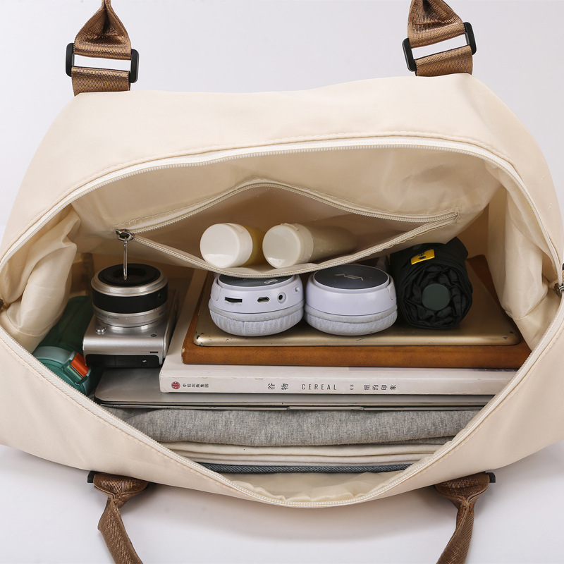 Cross-border foreign trade wholesale hand-held travel bags, large-capacity portable dry and wet separation luggage bags, fitness training crossbody bags Application Scenario