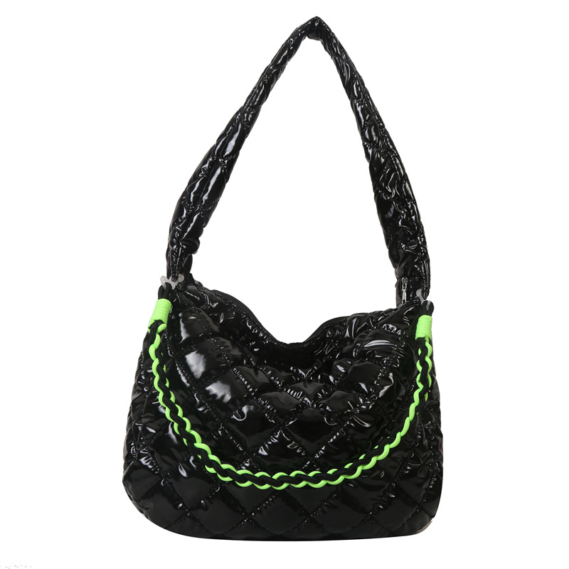 A new candy-colored underarm bag for foreign trade, a fashionable women's diamond-shaped large-capacity tote bag, and a simple commuting single-shoulder crossbody bag Item Picture