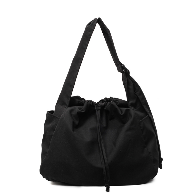 Japanese and Korean ins large-capacity sports crossbody bag, versatile single-shoulder bag for boys and girls, yoga and fitness crossbody bag Item Picture