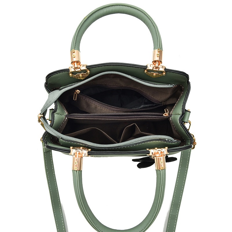 Women's handbag, soft leather bag, 2022 new trendy embroidery, mom's crossbody bag, fashionable and elegant, grandma's single-shoulder bag Application Scenario