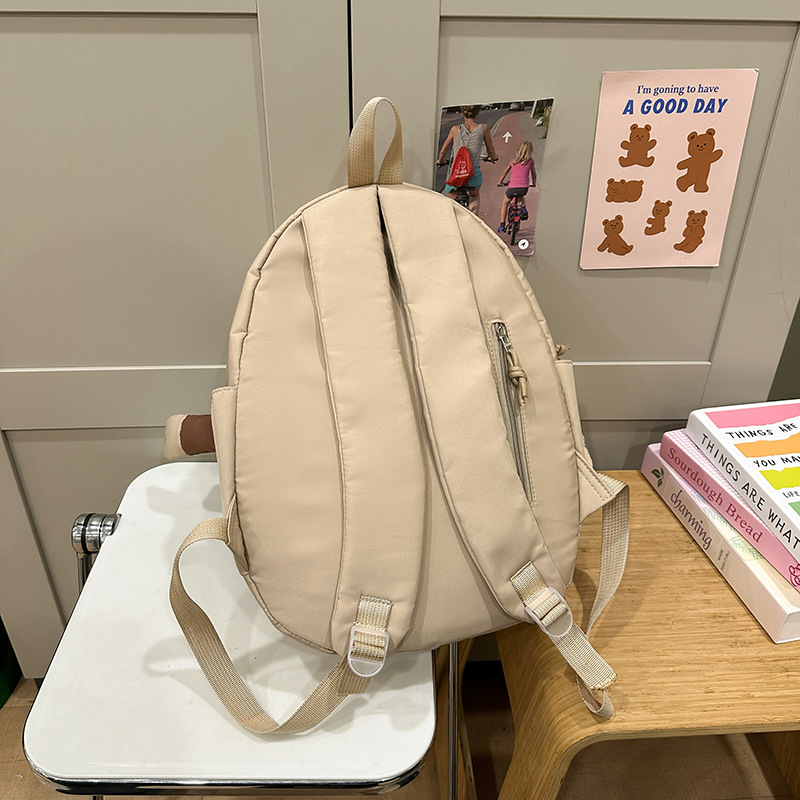 Cute and ugly pig-shaped backpack for girls, a quirky backpack for primary school students, and a niche design schoolbag for female college students Specification drawing