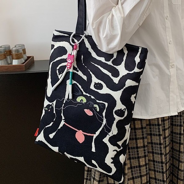 New handcrafted leopard print kt cat pleated lace cute cartoon women's trendy single-shoulder bag for autumn and winter fashion full figure