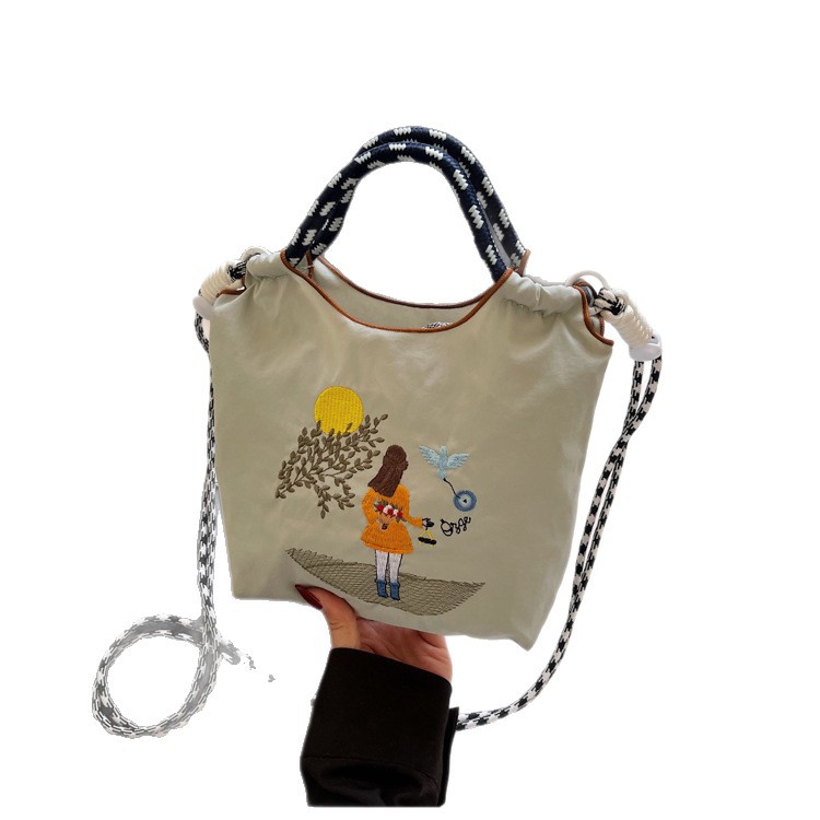 New cute cartoon-embroidered single-shoulder bag, fresh and light handbag, lightweight Japanese-style large-capacity school-style crossbody bag Item Picture