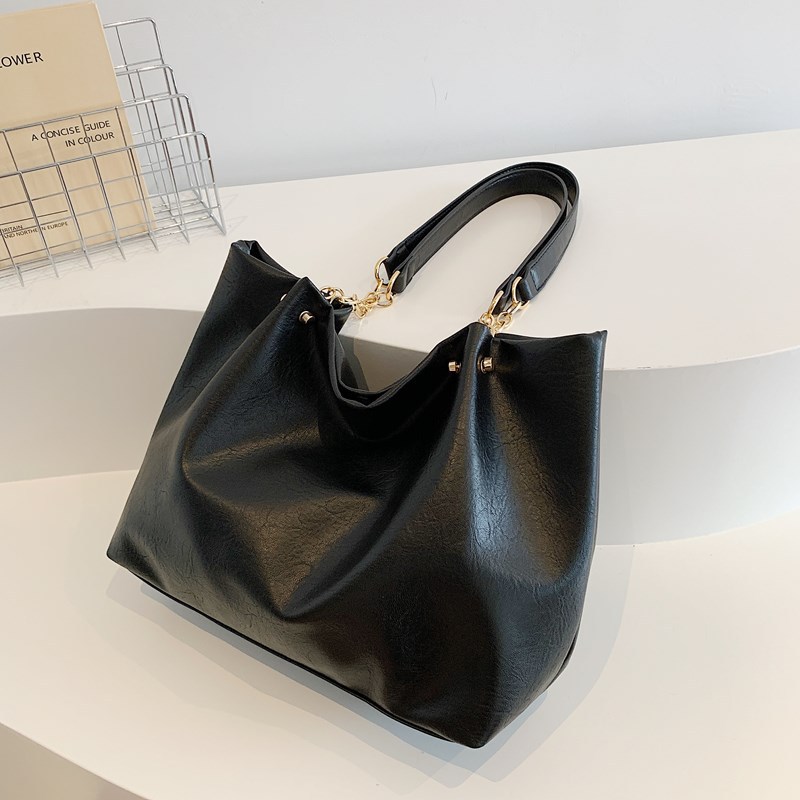 Soft-textured women's bag 2024 new style, fashionable and casual chain shoulder bag, large-capacity commuter bag, tote bag, trendy full figure