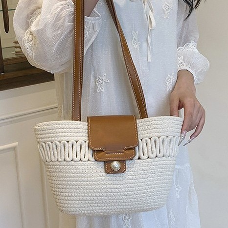 This year, French straw woven bags, casual woven bags, beach bags, and niche retro country-style handbags are all in fashion Application Scenario