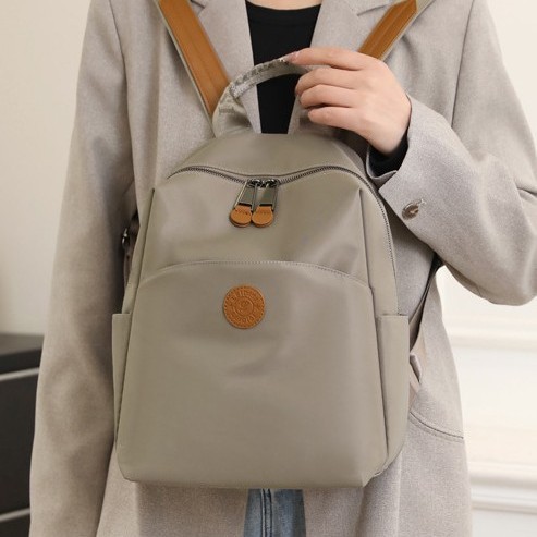 Anti-theft backpack, Korean-style cloth bag backpack, women's school style, multi-functional, trendy, fashionable and versatile commuting backpack Application Scenario