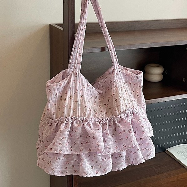 Fresh and sweet floral ruffled single-shoulder bag 2025, large-capacity student class bag, fashionable commuting tote bag full figure
