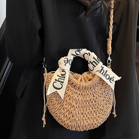 2025 Straw woven bag, stylish girls' handbag, fresh and clean Spring and Summer new vacation style casual beach crossbody bag full figure