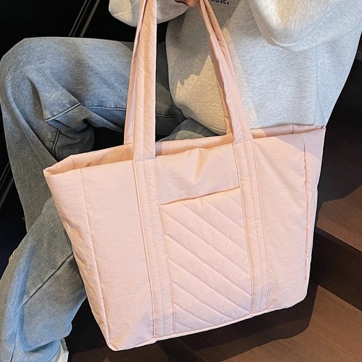 Fashionable women's bag, casual and lightweight tote bag, large-capacity single-shoulder bag, hand-held handbag, diamond-shaped high-end texture bag full figure