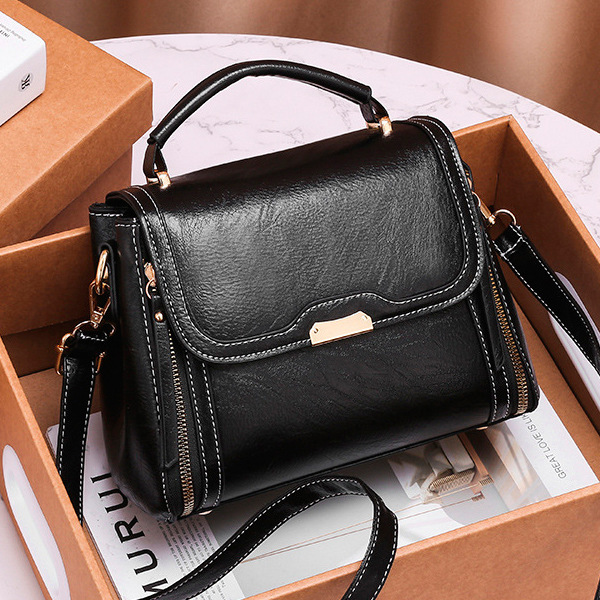 "2022 New style women's crossbody small square bag, retro and fashionable handbag, one-piece consignment for live-streaming sales by Internet celebrities. full figure
