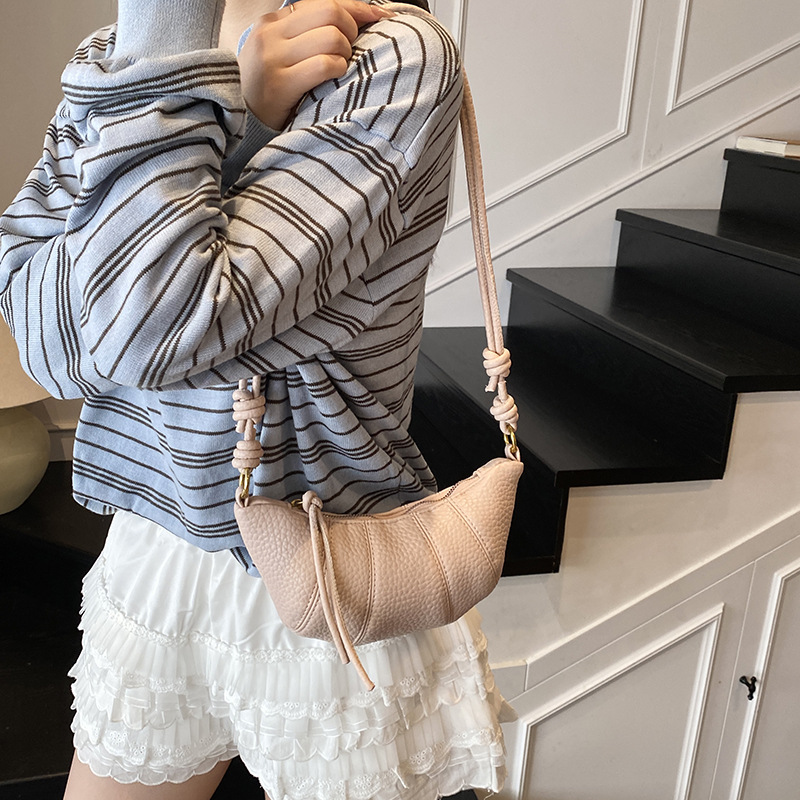 French niche horn bag 2025 new style underarm bag, trendy and fashionable dumpling bag, versatile and simple single-shoulder crossbody bag details Picture