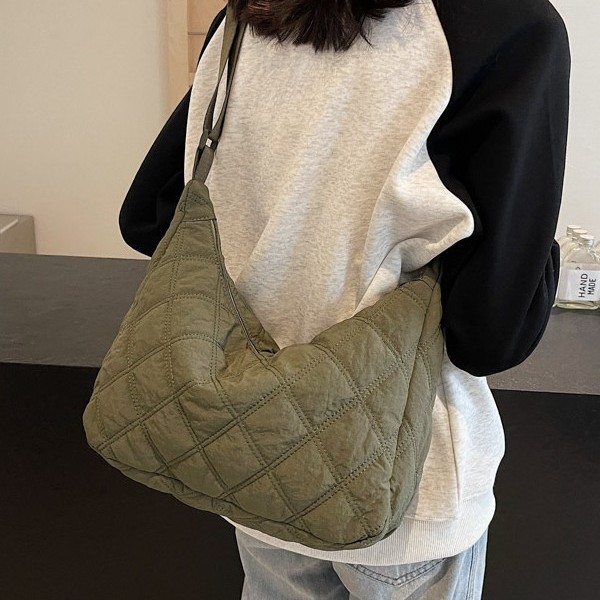 New Korean style women's single-shoulder bag for winter 2024, embroidered thread diamond-shaped dumpling bag, casual crescent moon bag full figure