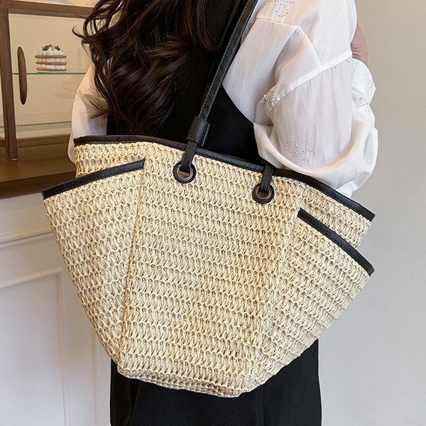 New ins simple and fashionable large-capacity straw woven bag, single-shoulder paper rope woven bag, women's bag, casual phoenix eye beach bag Application Scenario
