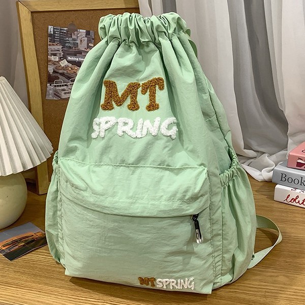 A new type of casual travel bag with a large capacity, a shopping backpack, a fashionable and trendy schoolbag, and an outdoor sports bag Application Scenario