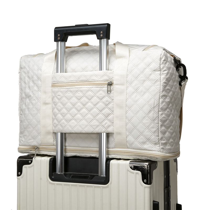 The new short-distance travel bag, diamond-shaped dry and wet separation sports handbag, expandable large-capacity yoga bag and fitness bag Specification drawing
