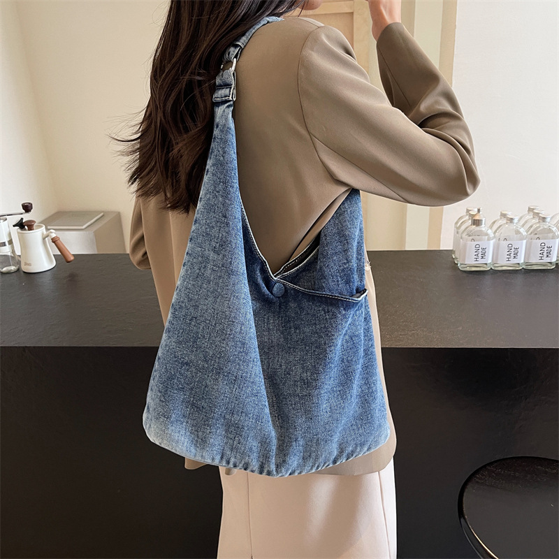 2024 Summer trendy brand retro crossbody bag, underarm fashionable denim bag, versatile large-capacity single-shoulder casual messenger bag full figure